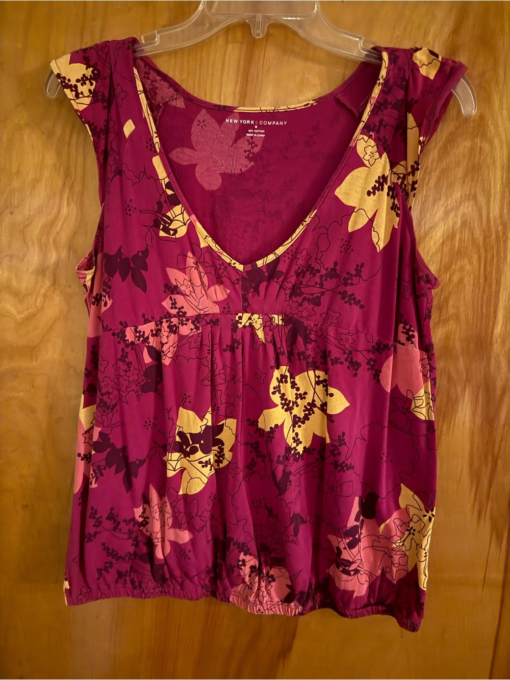 New York & Company Magenta Floral V-Neck Sleeveless Top